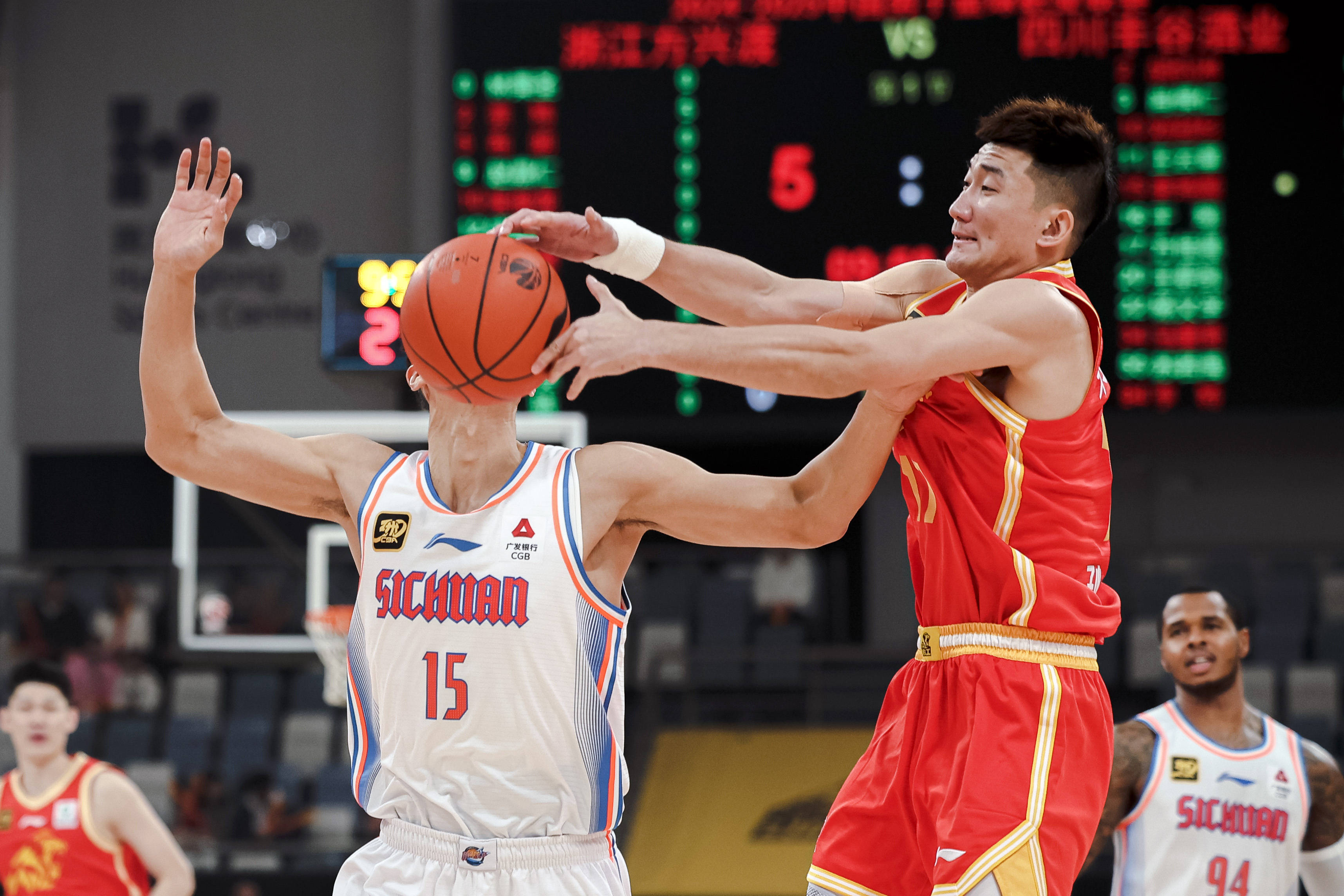 山东队险胜吉林队，孙铭徽带队取胜