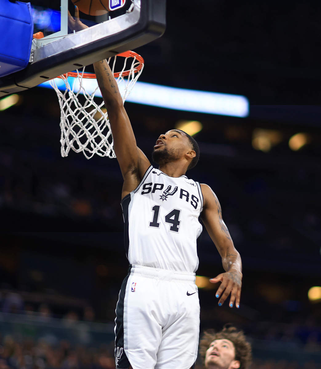 关于鹈鹕力克76人,伦纳德高光表现的信息 关于鹈鹕力克76人,伦纳德高光表现的信息