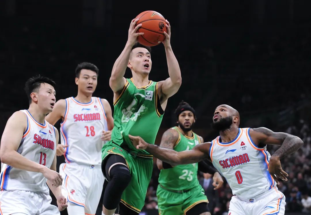 爱游戏tv-浙江队鏖战热火，赵继伟惊艳四座