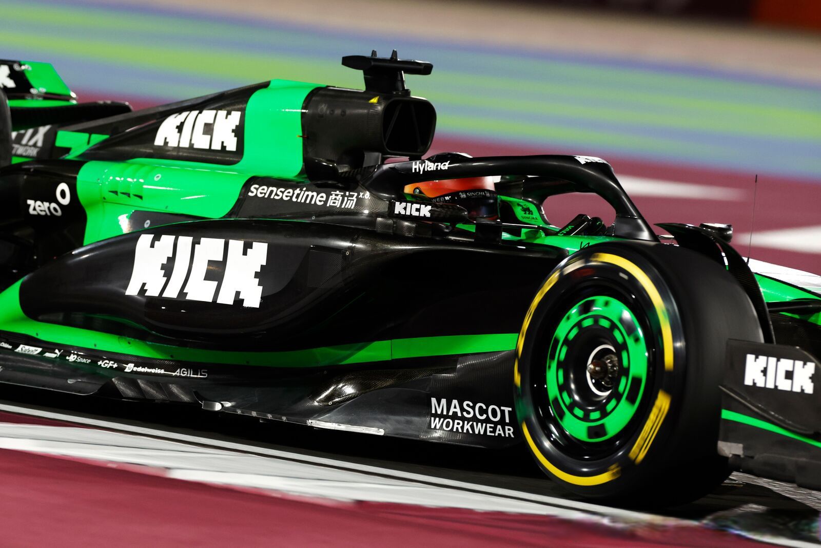 索伯车队横扫雷诺车队，周冠宇关键制胜