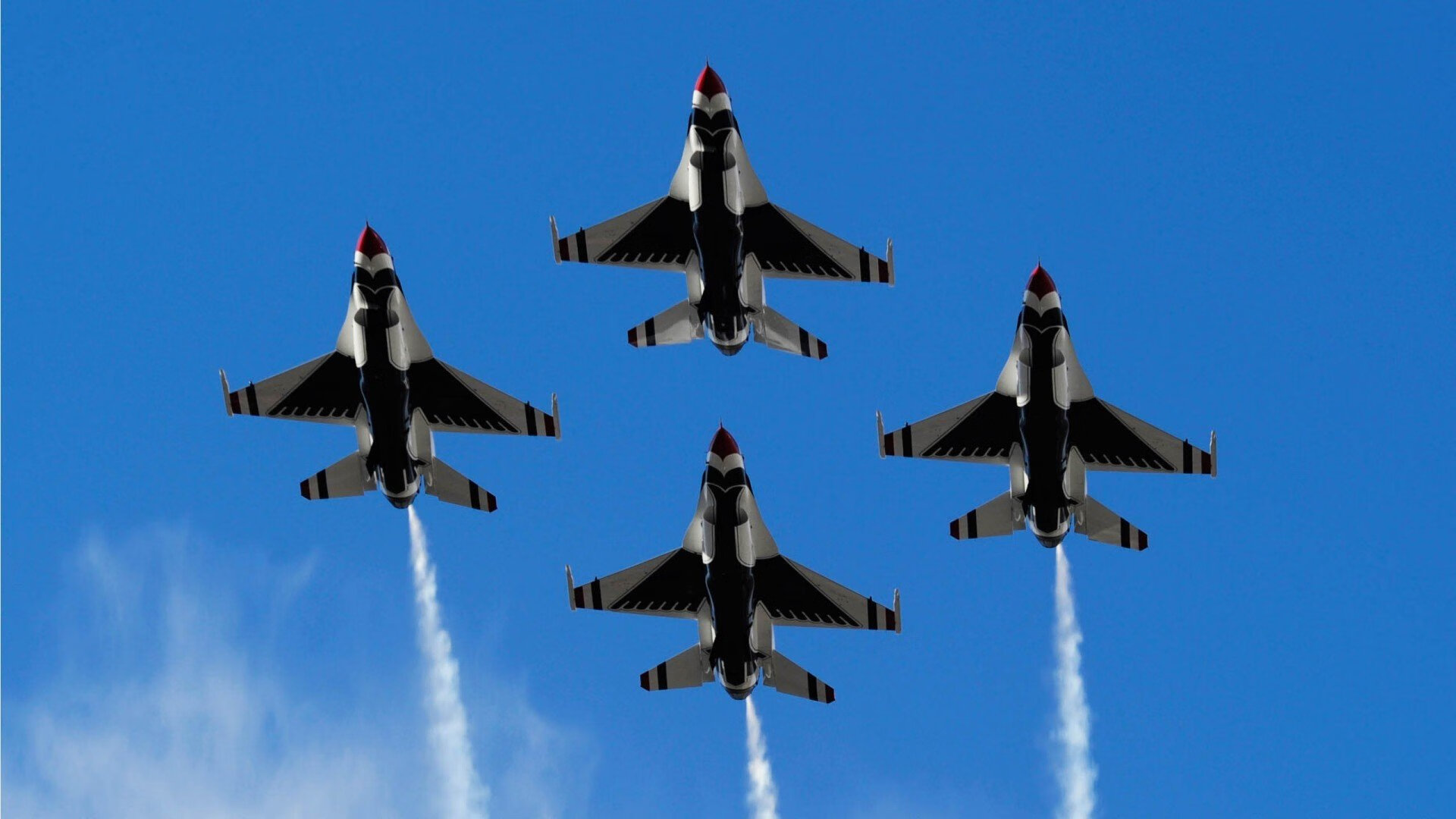 我为你构思了四个不同风格的标题,每个都指向一个独特的叙事角度