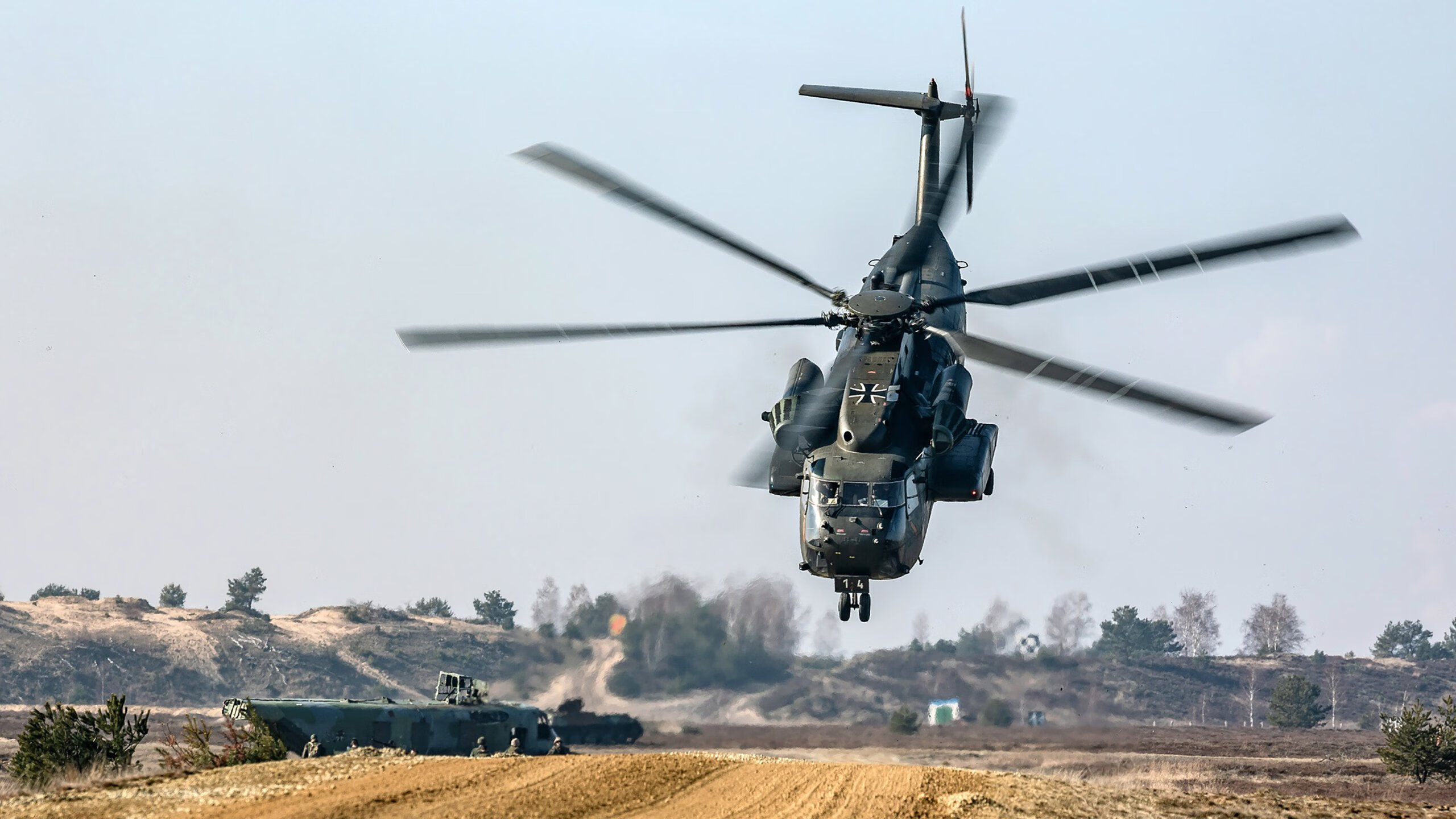 中场魔术师，苏亚雷斯手术刀撕开防线，国际米兰终场绝杀南非雄鹰