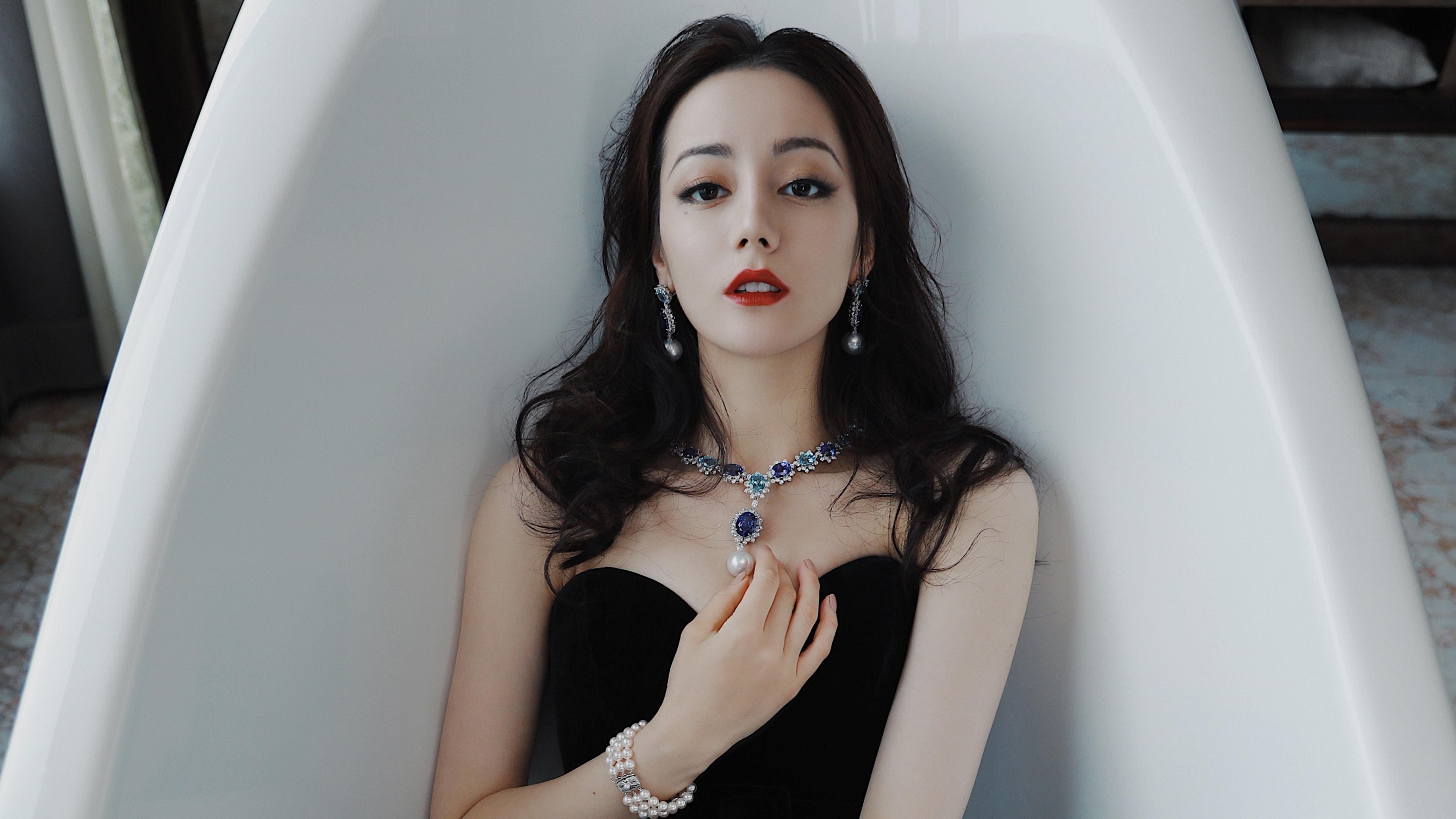 红白闪电撕碎北非铁壁,莱万神级指挥,哥伦比亚以非典型横扫震动2026世界杯